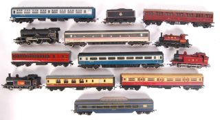ASSORTED VINTAGE 00 GAUGE LOCOMOTIVES & ROLLING STOCK