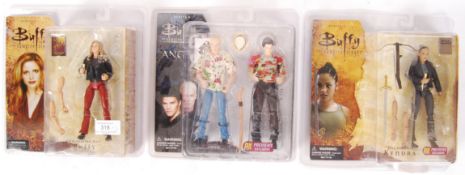 BUFFY THE VAMPIRE SLAYER & ANGEL DIAMOND SELECT ACTION FIGURES