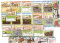 ASSORTED AIRFIX 00 GAUGE TRAINSET PLASTIC MODEL KITS