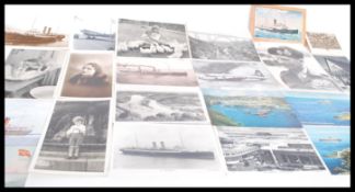 A collection of early to mid 20th century postcard