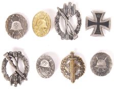 ASSORTED WWI & WWII REPRODUCTION AWARD BADGES & MEDALS