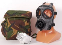 CONTEMPORARY MILITARY ISSUE GAS MASK & BAG