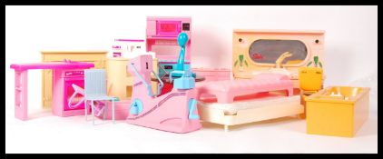 PEDIGREE MADE SINDY AND BARBIE ACCESSORIES