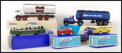 ASSORTED COLLECTION OF BOXED DIECAST SCALE MODEL VEHICLES