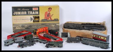 TRIX TWIN RAILWAY 00 GAUGE MODEL RAILWAY JUNIOR TRAINSET