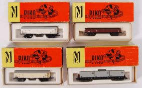 VINTAGE GERMAN PIKO N GAUGE RAILWAY TRAINSET ITEMS