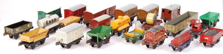 COLLECTION OF HORNBY SERIES 0 GAUGE RAILWAY ROLLING STOCK