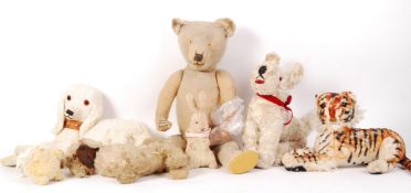 ASSORTED COLLECTION OF ANTIQUE / VINTAGE TEDDY BEARS