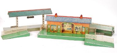 RARE HORNBY SERIES ' RAILWAY STATION NO. 2 ' TINPLATE STATION