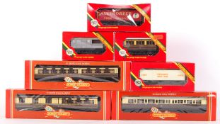 ASSORTED HORNBY 00 GAUGE RAILWAY TRAINSET ROLLING STOCK