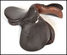 A vintage 20th century good quality leather horse saddle appearing in good condition. The saddle