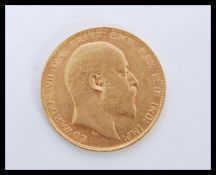An early 20th century gold full sovereign dated for 1909. Weighs 7.98 grams.