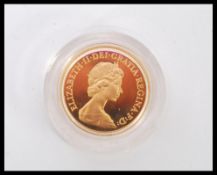 A vintage 1980 gold full sovereign with in coin capsule and Royal Mint presentation case. Weighs 7.