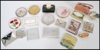 A selection of vintage 20th Century compacts to include some Stratton examples, a square compact
