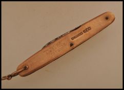 A hallmarked early 20th century 9ct gold pen knife dated for 1905. Weighs 18.8 grams gros.