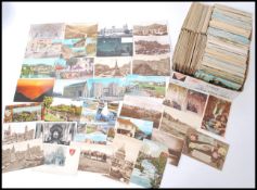 A collection of approx 1000 postcards dating from the early to mid 20th century including various