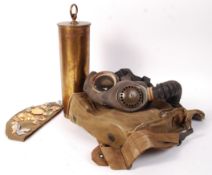 ASSORTED 20TH CENTURY MILITARIA ITEMS
