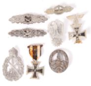 ASSORTED WWII SCOND WORLD WAR REPRODUCTION CLASPS, BADGES & MEDAL