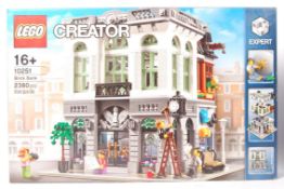 LEGO CREATOR MODULAR SET 10251 ' BRICK BANK ' BOXED