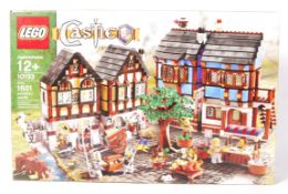 LEGO CASTLE SET NO. 10193 ' MEDIEVAL MARKET VILLAGE ' BOXED