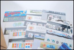 GB STAMPS - Presentation Packs. Collection of 300 from 1971-2006. Mostly commemoratives .Very high