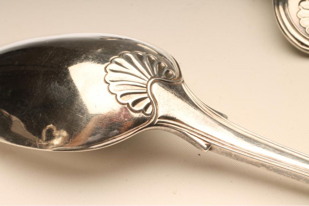 A SET OF FOUR LATE GEORGE III SILVER BASTING SPOONS, maker Eley, Fearn & Chawner, London 1809, in - Image 4 of 4