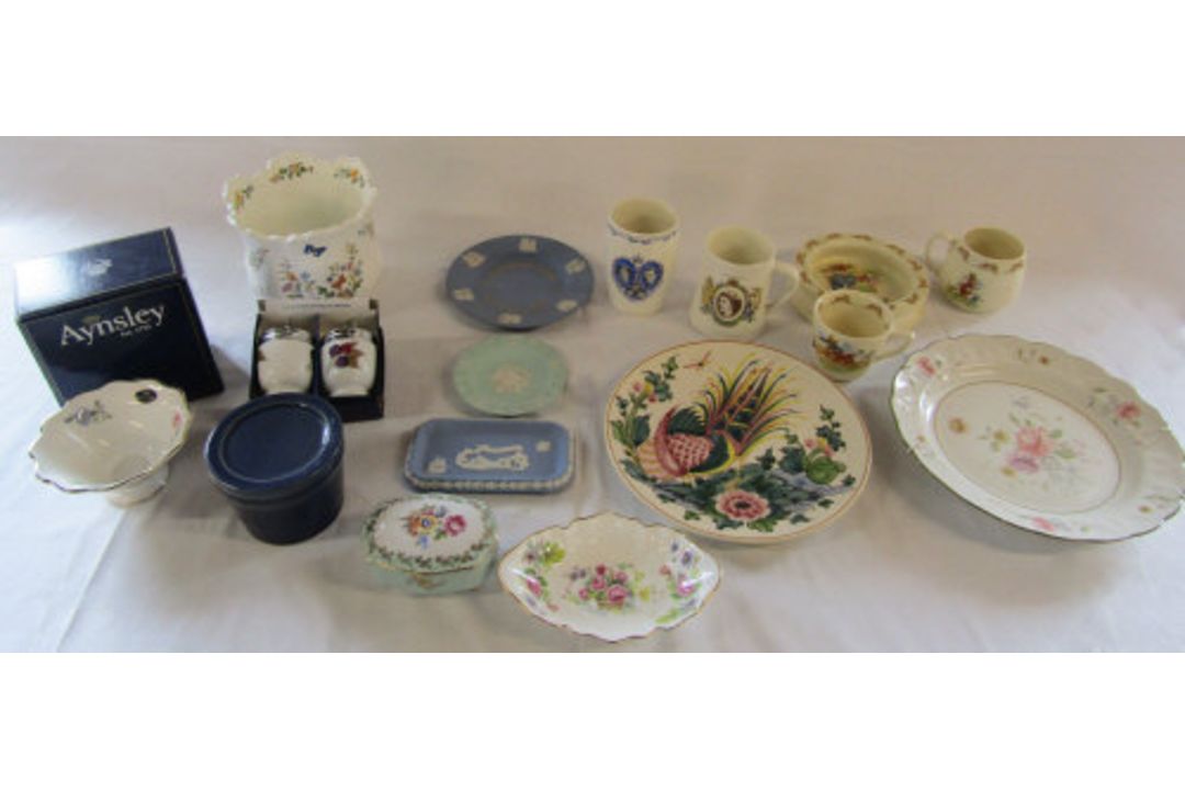 Selection of ceramics inc Aynsley,