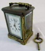 Small brass carriage clock H (excluding handle) 9 cm (af)