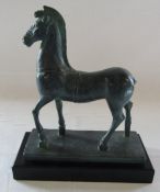 Bronze effect resin greek horse on stand by Austin Prod Inc 1969 L 26 cm H 30.