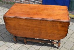 Oak gate leg table