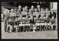 1963 FA Cup winning team Manchester United press photo b & w size 9 ¾ 
