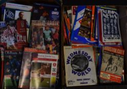 Sunderland away Football programmes for seasons 1969/70, 1970/71, 1971/72, 1972/73, 1973/74, 1974/