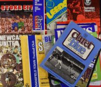 1975/76 Wolverhampton Wanderers away Football programme collection to include Mansfield Town (FL