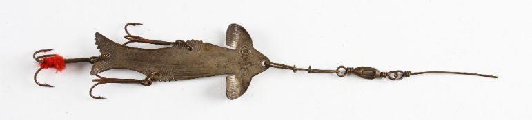Scarce Victorian flat bait fishing lure: with detailed eye and fin details, triple hook mounts
