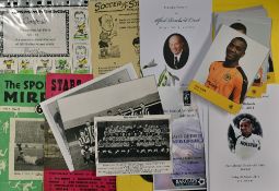 Collection of Wolverhampton Wanderers ephemera to include Golden Wolves 24/24 cards special