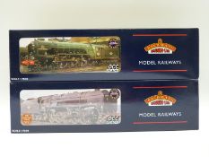 Two Bachmann 00 gauge BR locomotives 2-10-0 9F Standard Evening Star 92220 32-850 and 4-6-2 Class