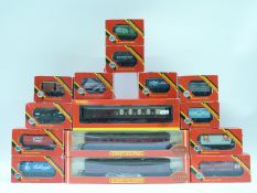 Fifteen Hornby 00 gauge coaches, wagons and vans including Top Link,
