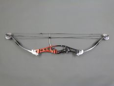 Hoyt Protec LX Pro right handed compound bow with stabilizer and carry case