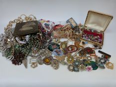 A collection of jewellery to include beads,