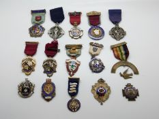 Fifteen hallmarked silver and enamel Masonic jewels / medals,