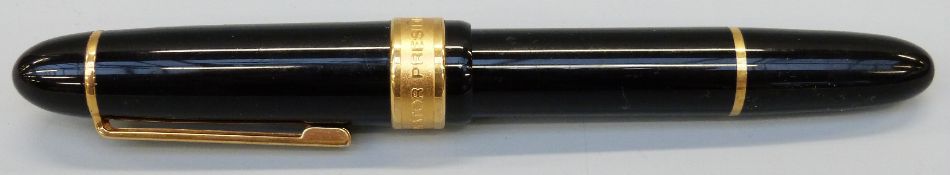 Senator President fountain pen with black body and gold plated fittings
