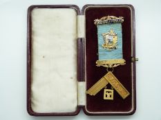 A hallmarked 9ct gold and enamel Excelsior Engineers Lodge 4248 Masonic jewel / medal in named case