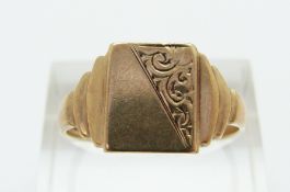 A 9ct gold signet ring, 4.