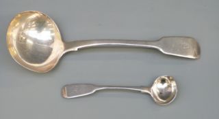 A hallmarked silver Fiddle pattern ladle, London 1823,