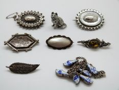 Five Victorian brooches,