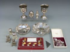 A George V Viners hallmarked silver pierced bon bon dish, Sheffield 1933 diameter 11cm weight 69g,