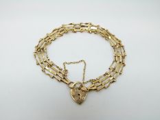 A 9ct gold gate bracelet, 4.