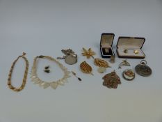 Silver and white metal jewellery, thimbles, Trefari costume, silver dolphin marked Alpaca,