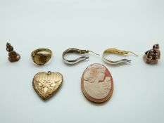 A 9ct gold brooch/ pendant set with a cameo, a Victorian seal set with agate,