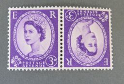 A GB unmounted mint tete-beche pair of 3d purple stamps SG575
